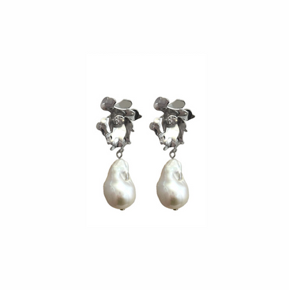 Pearl & Brass Earring
